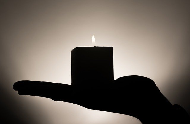 luce-candele-oggetti-indispensabili